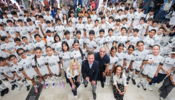 “El deporte forma grandes seres humanos”: Lemus, en convivencia con Roberto Carlos